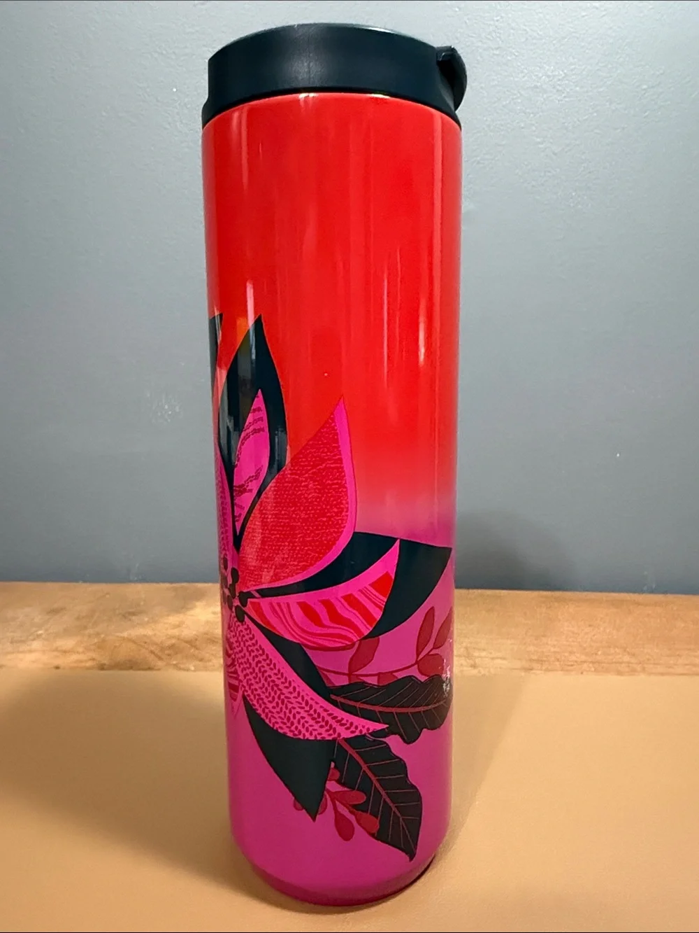 Starbucks 16 oz poinsettia limited edition holiday tumbler removable lid
